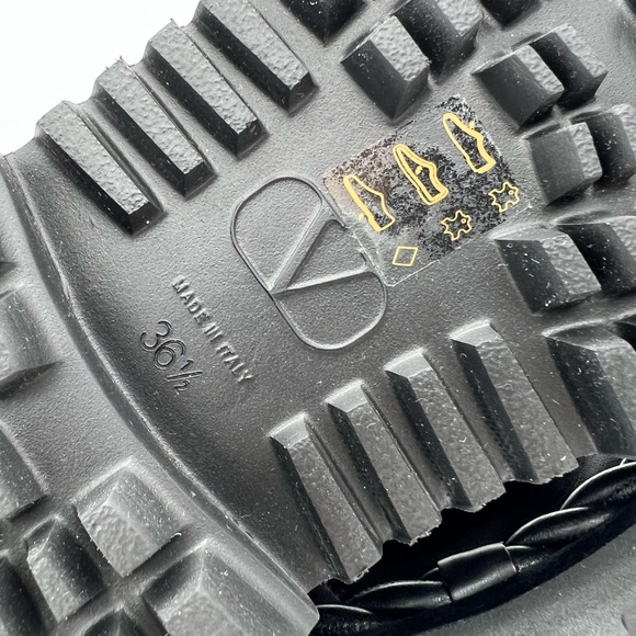 Authentic NEW Valentino Garavani Combat boots - Picture 15 of 15